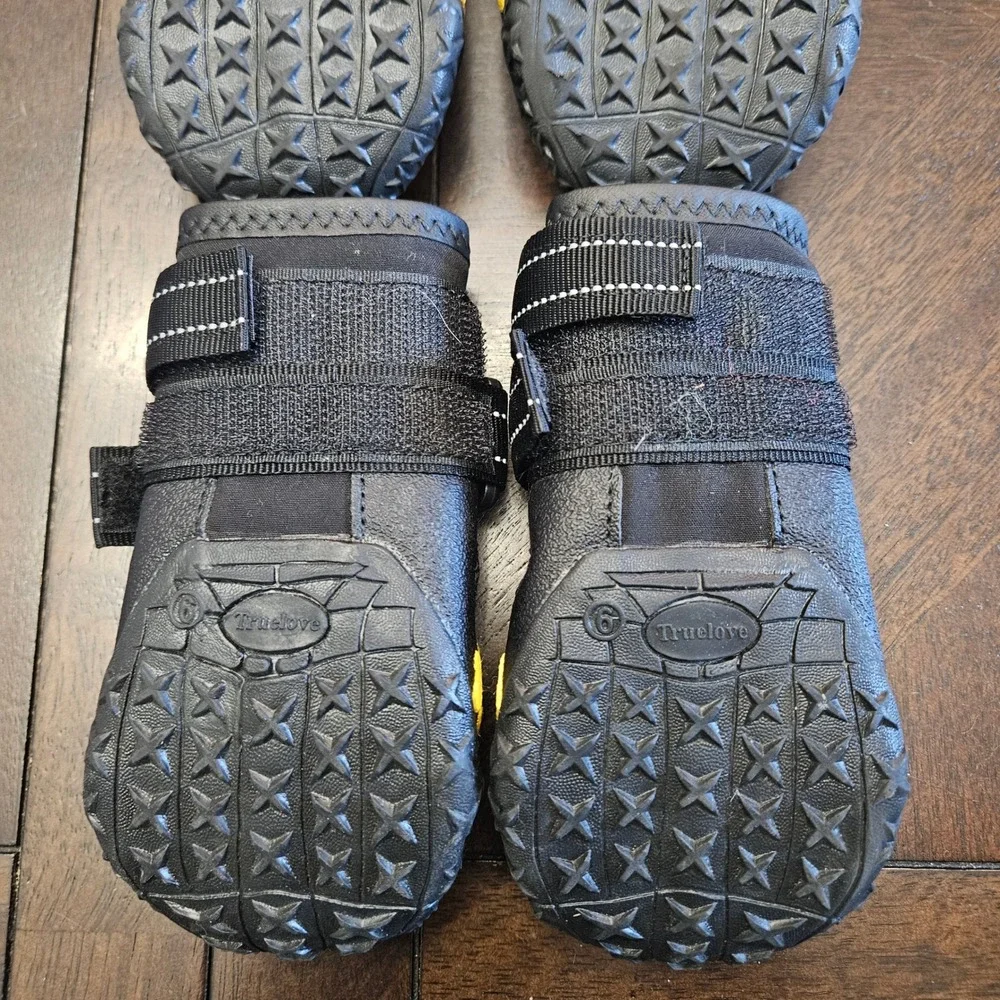 Truelove Black Dog Boots Set of 4 Size 6 Reflective Straps Rugged Paw Protectors
